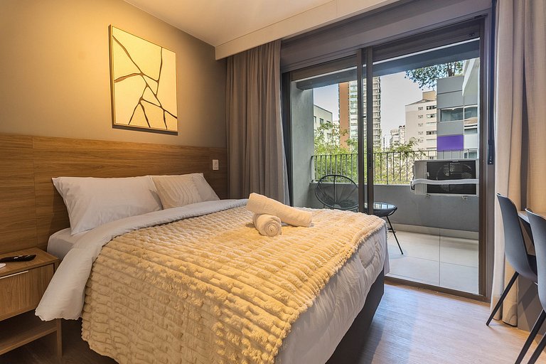 Studio Pinheiros A/C + Wi-Fi | Metrô Oscar Freire
